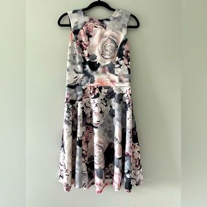 Calvin Klein sleeveless floral print dress. Size 6 only worn once.